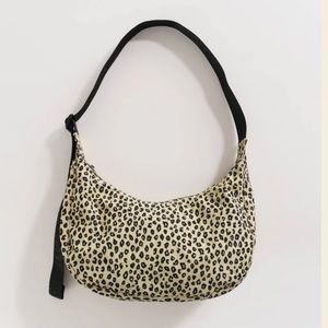 BAGGU Medium Nylon Crescent Bag